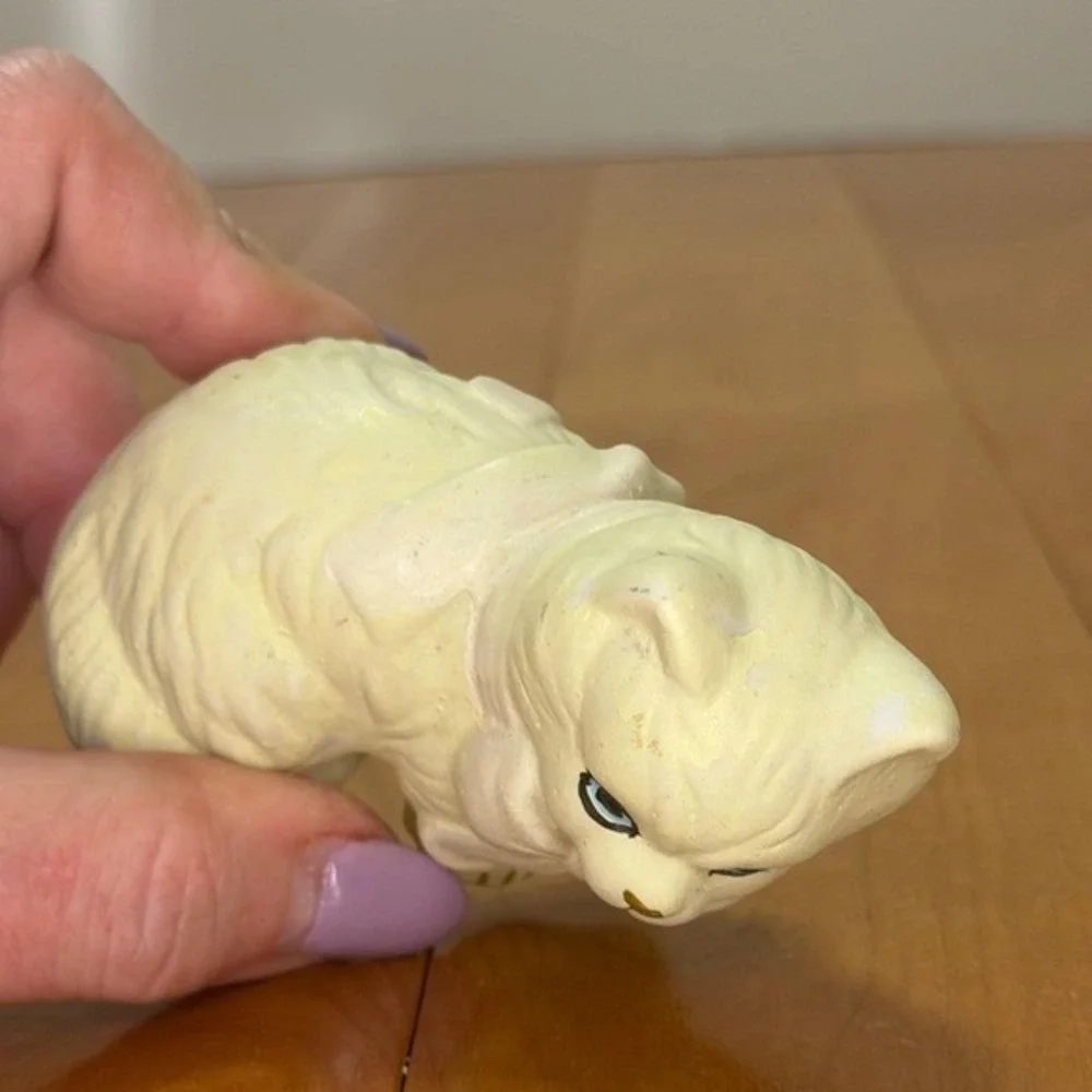 Vintage ST Cat Figurine – Pale Yellow Kitten w/ Blue Eyes Chalkware Style 3